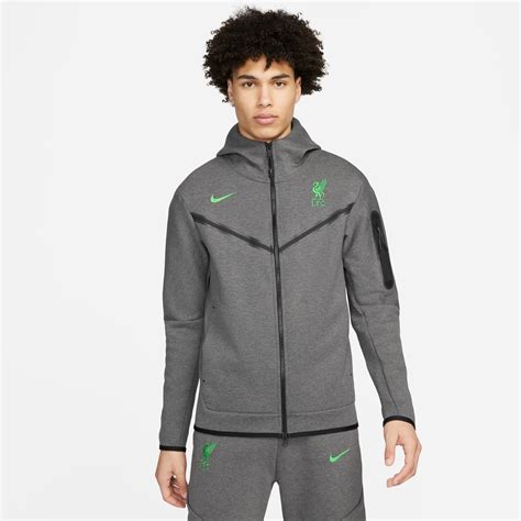 nike fc tech fleece.